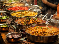 Indisch, Thais, Marokkaans, Pools, Creools,... op de markten in Londen komt eten uit alle windstreken samen.