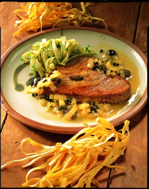 Zwaardvis op Siciliaanse wijze