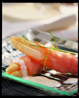 Asperges in gerookte zalm