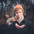 een fotograaf en zijn eekhoorn