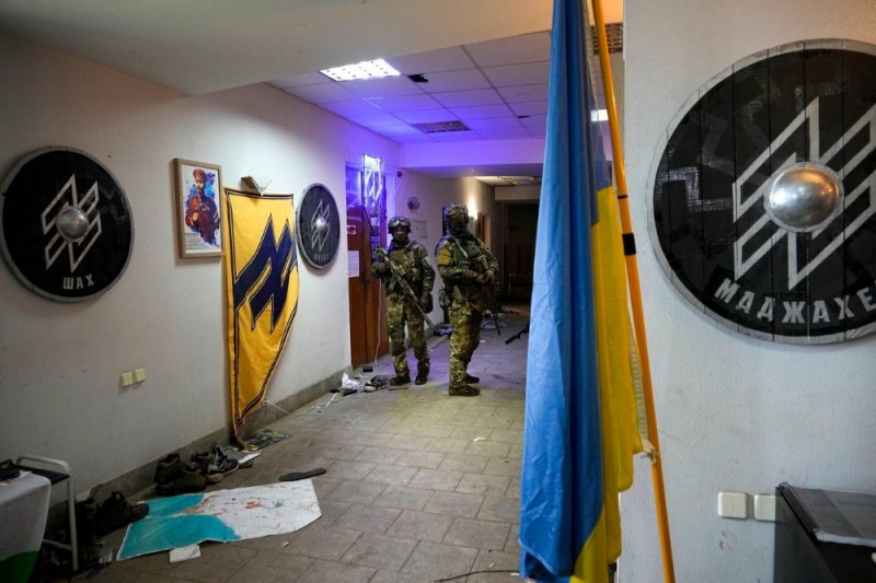 Azov neo-nazi's.jpg